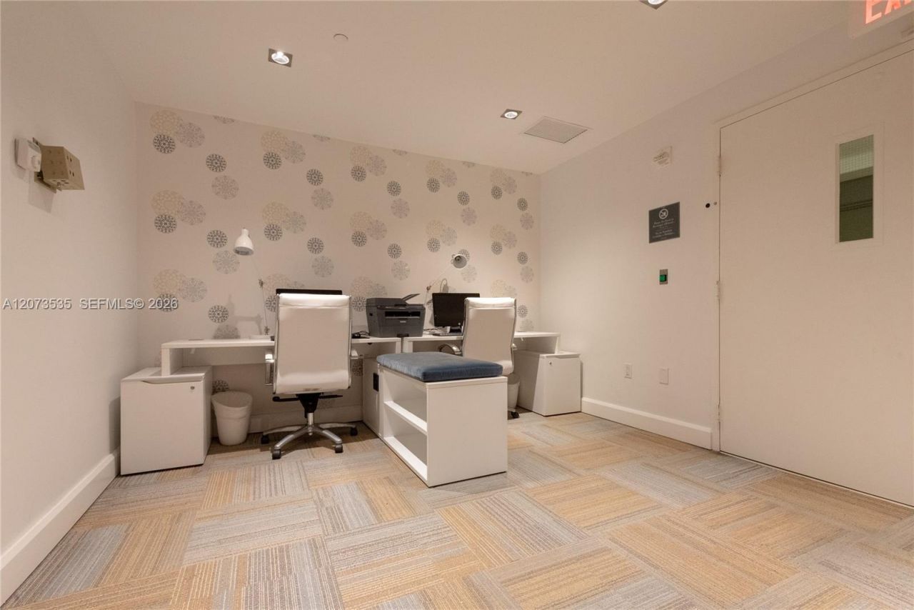 951 Brickell Ave , Unit 2709, Miami, FL 33131 Photo