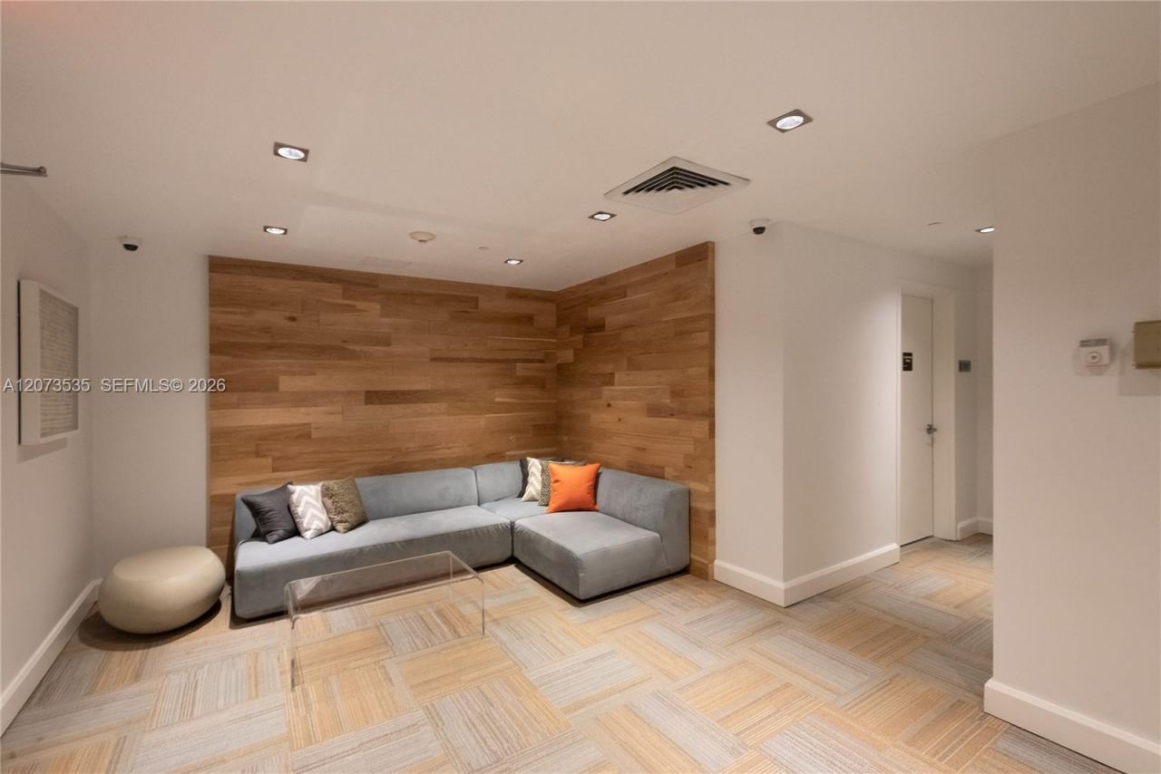 951 Brickell Ave , Unit 2709, Miami, FL 33131 Photo