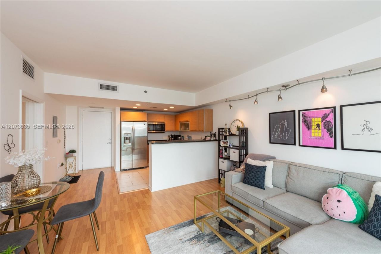 951 Brickell Ave , Unit 2709, Miami, FL 33131 Photo