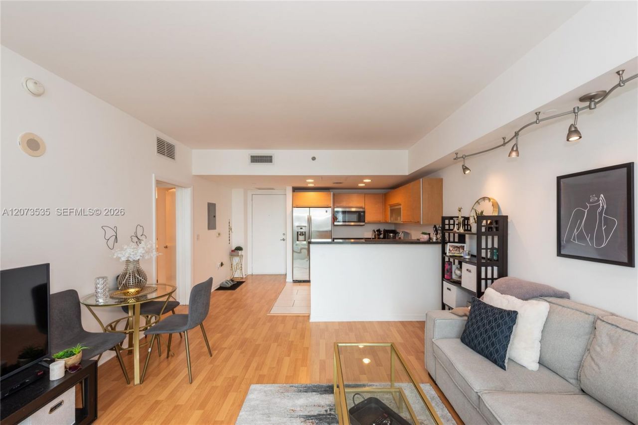 951 Brickell Ave , Unit 2709, Miami, FL 33131 Photo