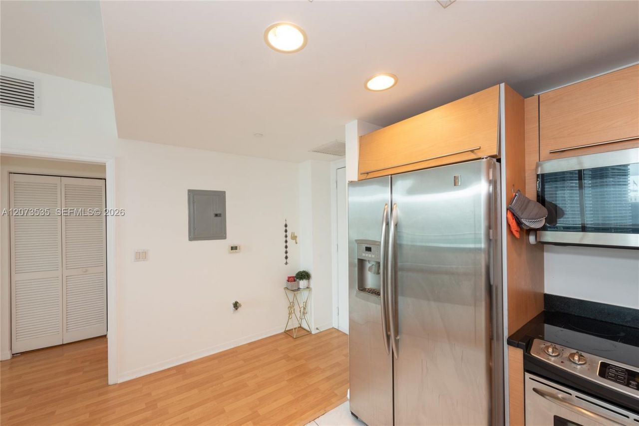 951 Brickell Ave , Unit 2709, Miami, FL 33131 Photo