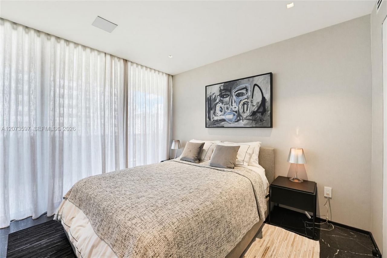 5875 Collins Ave , Unit 902, Miami Beach, FL 33140 Photo