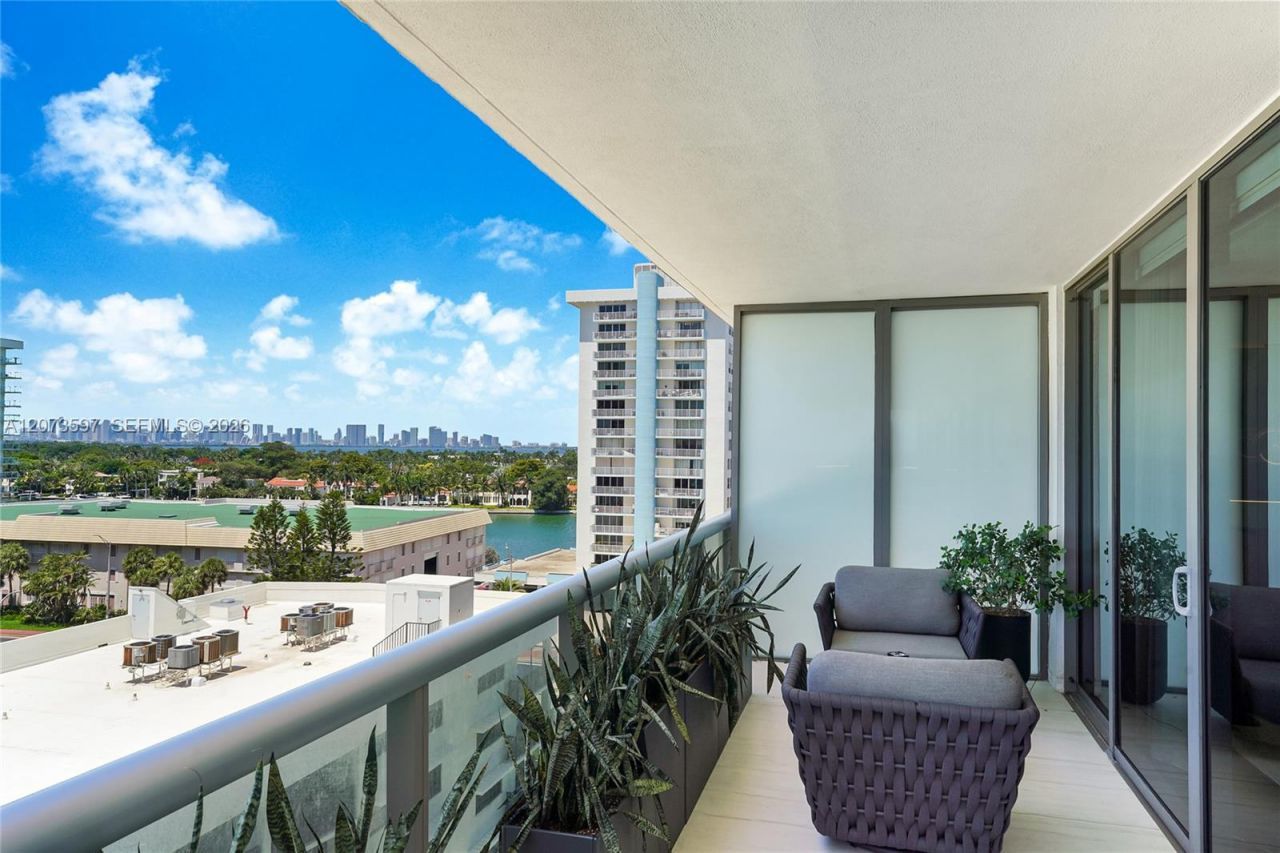 5875 Collins Ave , Unit 902, Miami Beach, FL 33140 Photo