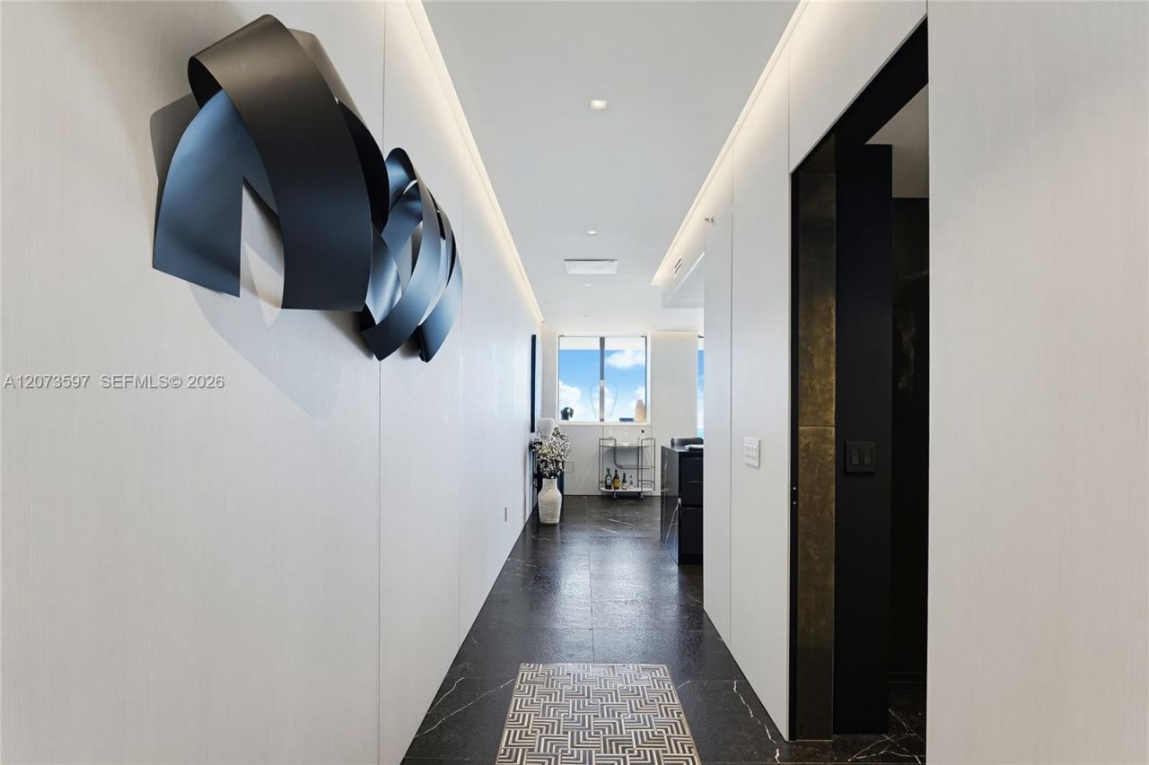 5875 Collins Ave , Unit 902, Miami Beach, FL 33140 Photo