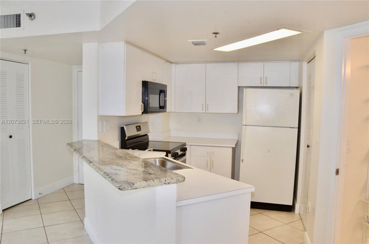 2351 Douglas Rd , Unit 909, Miami, FL 33145 Photo