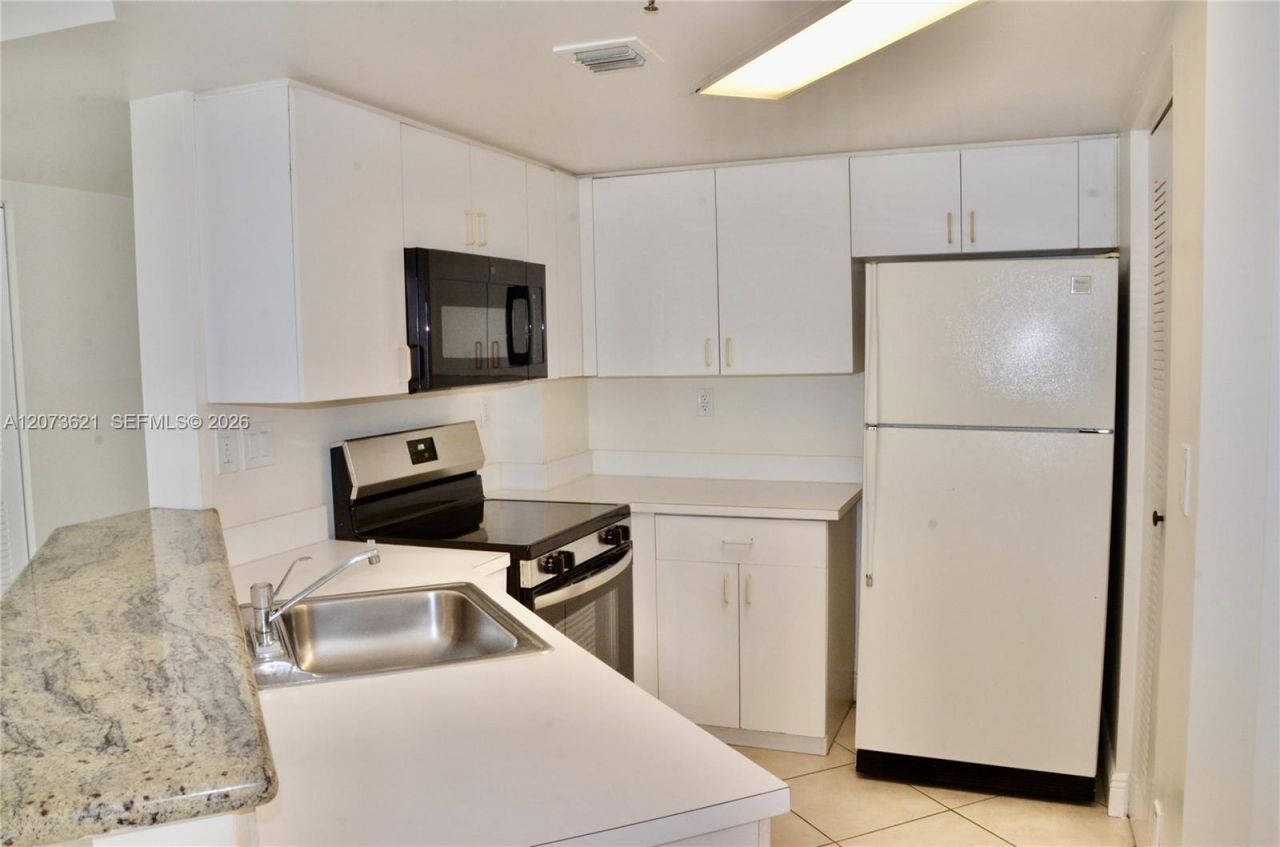 2351 Douglas Rd , Unit 909, Miami, FL 33145 Photo