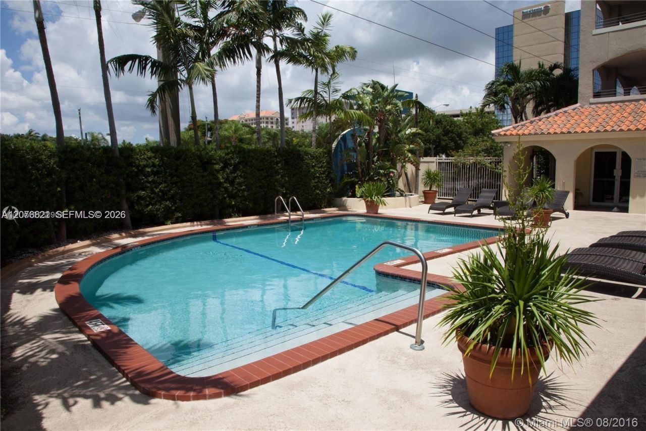 2351 Douglas Rd , Unit 909, Miami, FL 33145 Photo