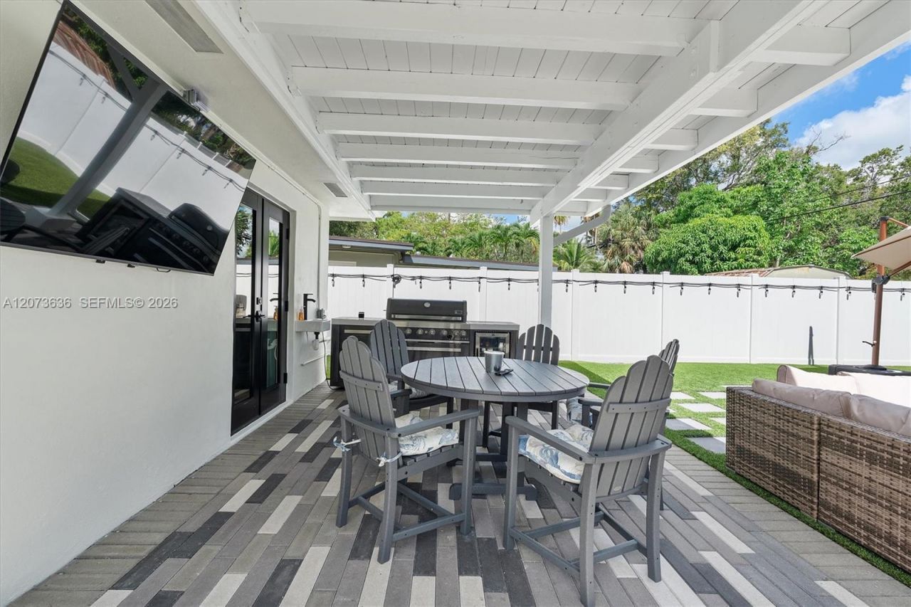 1609 SW 12th Ct , Fort Lauderdale, FL 33312 Photo