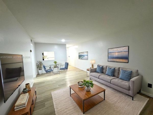 888 NE 132nd St , Unit 206, North Miami, FL 33161