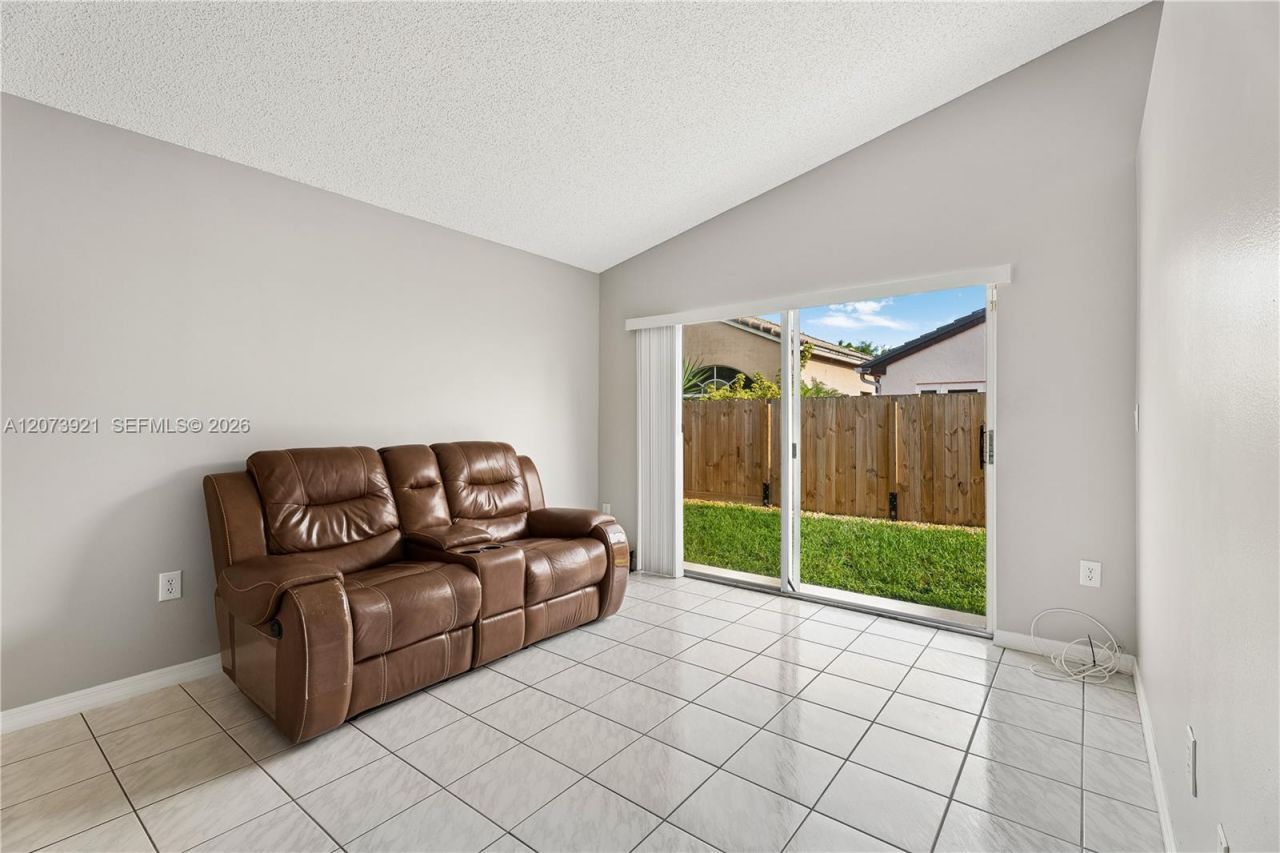 15840 SW 85th St, Miami, FL 33193 Photo