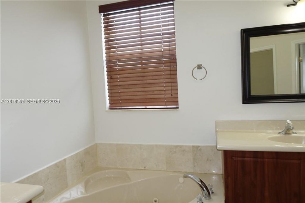 18125 NW 89th Ct , Hialeah, FL 33018 Photo