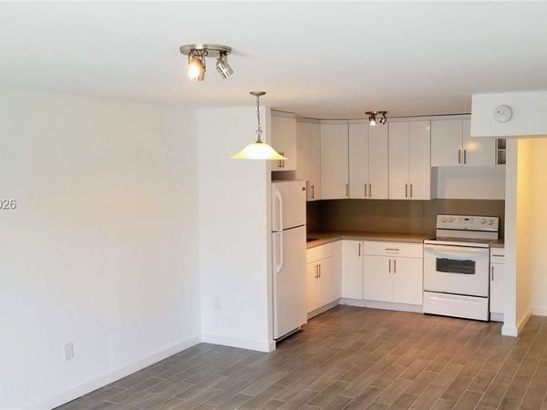 15205 NE 6th Ave , Unit D204, Miami, FL 33162