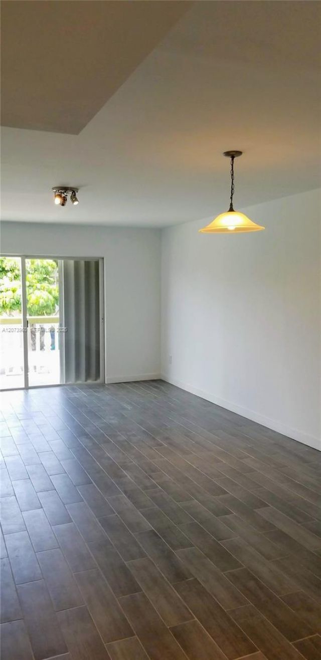 15205 NE 6th Ave , Unit D204, Miami, FL 33162 Photo