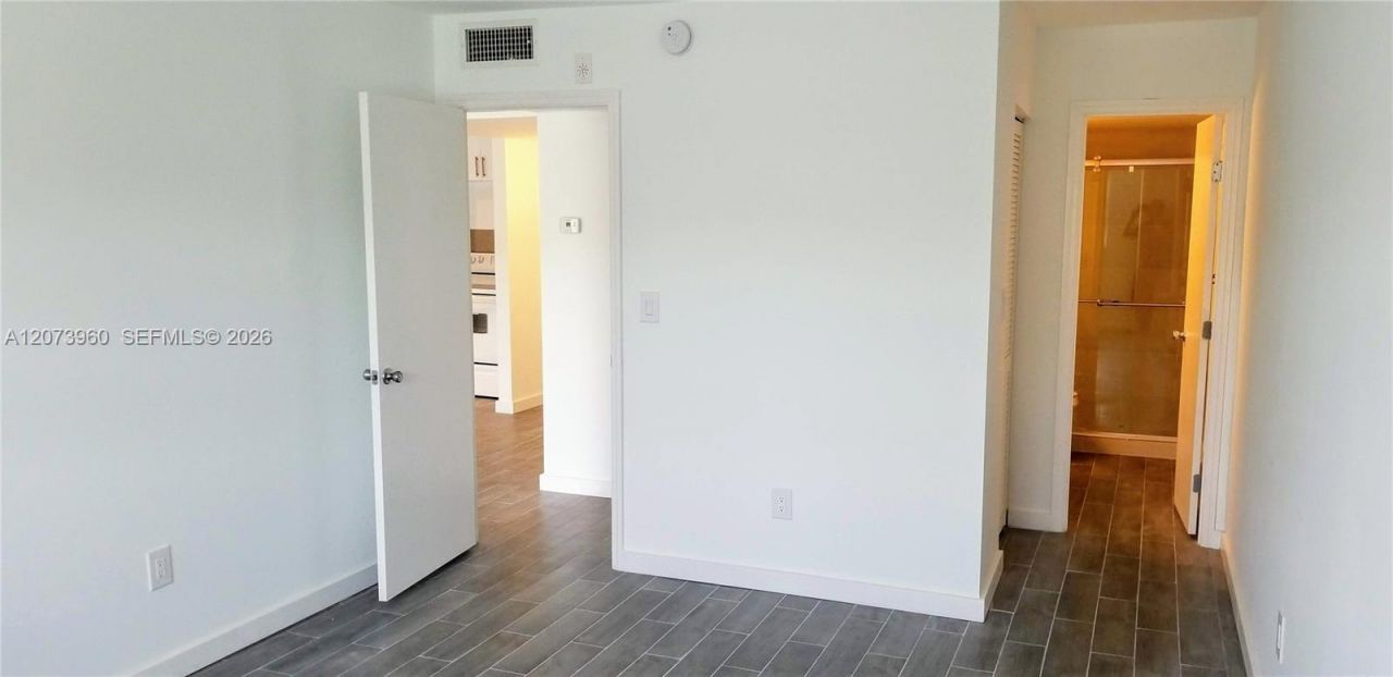 15205 NE 6th Ave , Unit D204, Miami, FL 33162 Photo