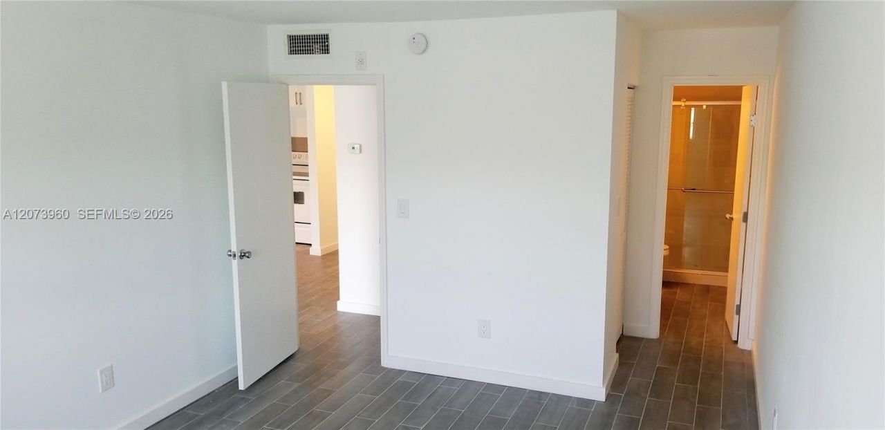 15205 NE 6th Ave , Unit D204, Miami, FL 33162 Photo