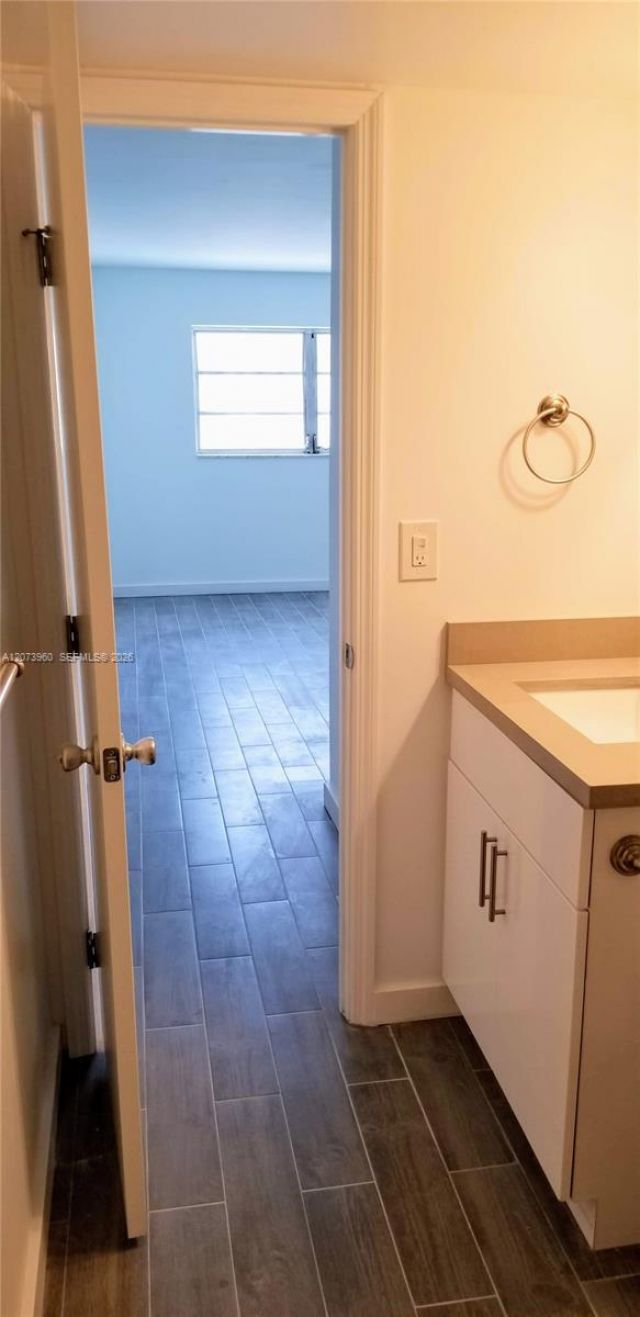 15205 NE 6th Ave , Unit D204, Miami, FL 33162 Photo