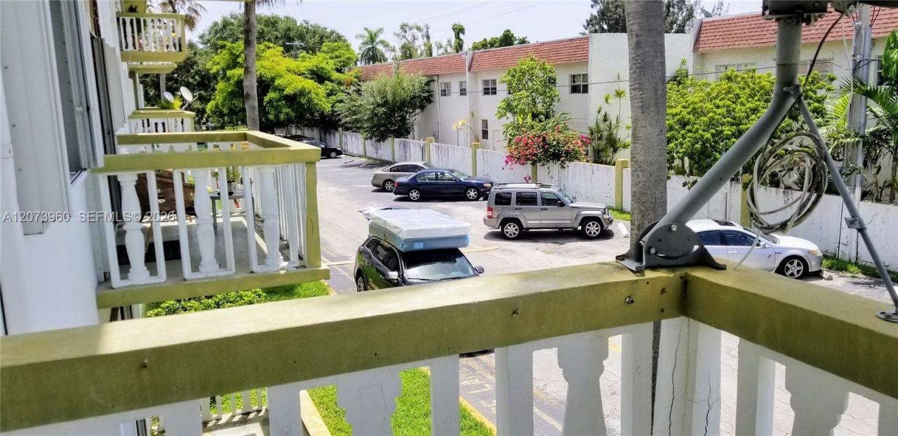 15205 NE 6th Ave , Unit D204, Miami, FL 33162 Photo