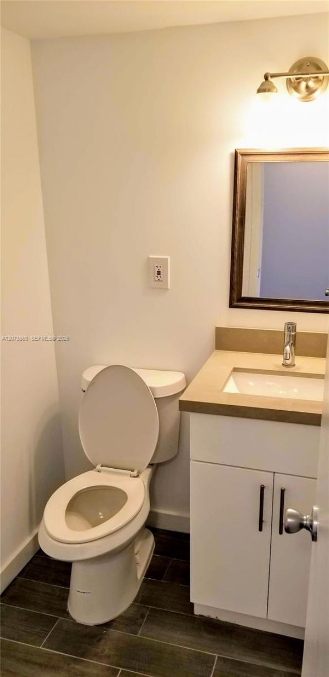 15205 NE 6th Ave , Unit D204, Miami, FL 33162 Photo