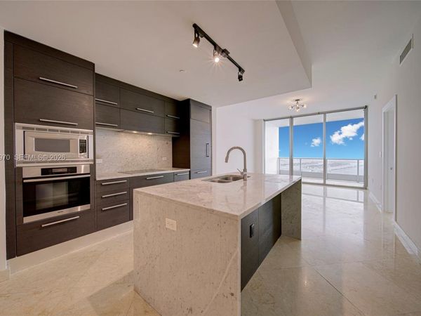 900 Biscayne Blvd , Unit 5203, Miami, FL 33132