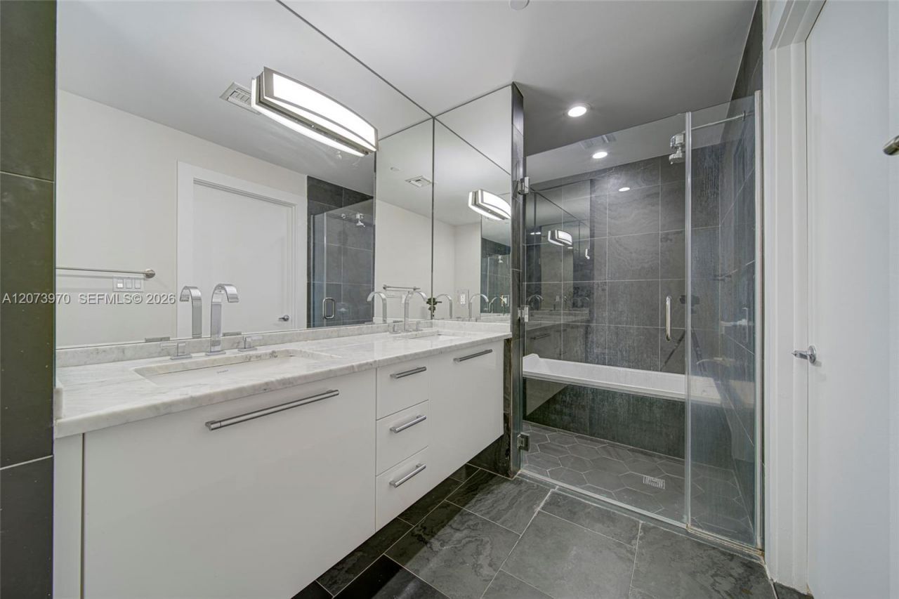 900 Biscayne Blvd , Unit 5203, Miami, FL 33132 Photo