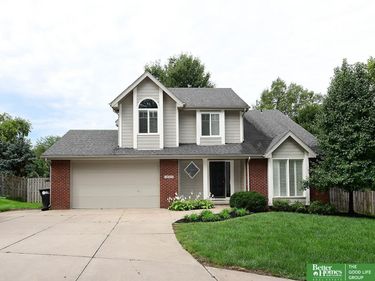 16321 Charles Charles Circle, Omaha, NE 68118