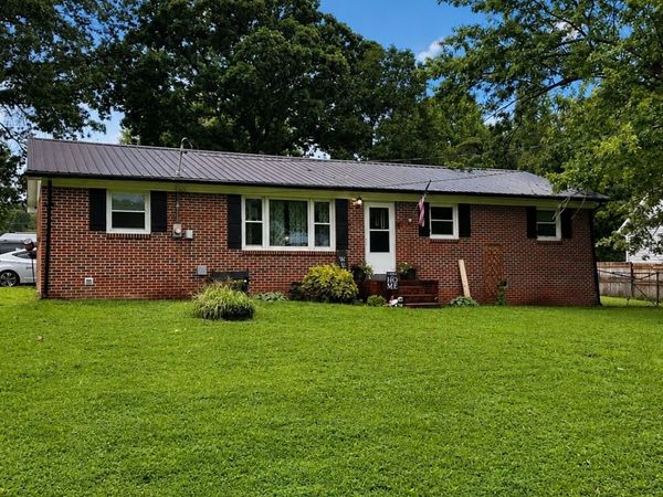 205 Dawn Dr , McMinnville, TN 37110