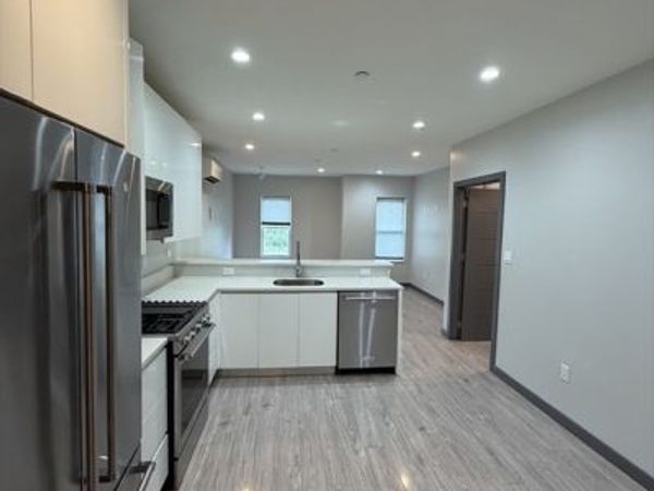 145 Newbury Avenue, Unit #11, Quincy, MA 02171