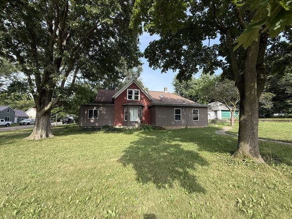 1012 Richard Street , Henry, IL 61537