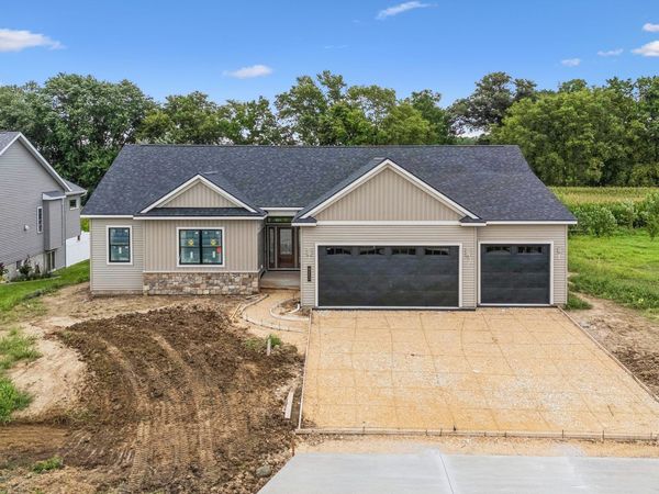 6113 Duggleby Avenue , Davenport, IA 52807