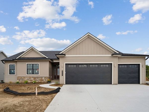 6113 Duggleby Avenue, Davenport, IA 52807