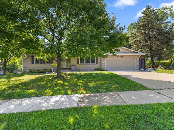 10112 Nord Avenue S, Bloomington, MN 55437