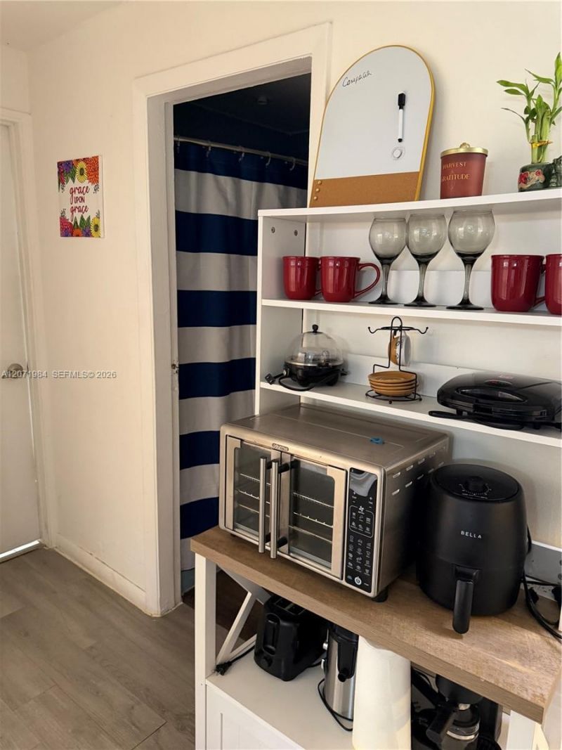 2027 NW 1st Ter , Unit R, Miami, FL 33125 Photo