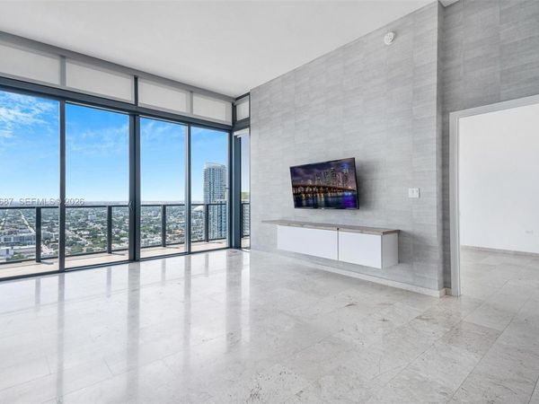88 SW 7th St , Unit 4004, Miami, FL 33130