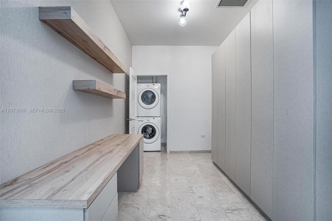 88 SW 7th St , Unit 4004, Miami, FL 33130 Photo