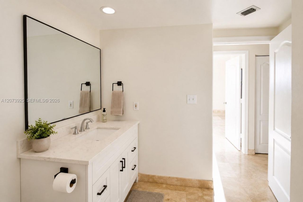 110 N Federal Hwy , Unit 703, Fort Lauderdale, FL 33301 Photo