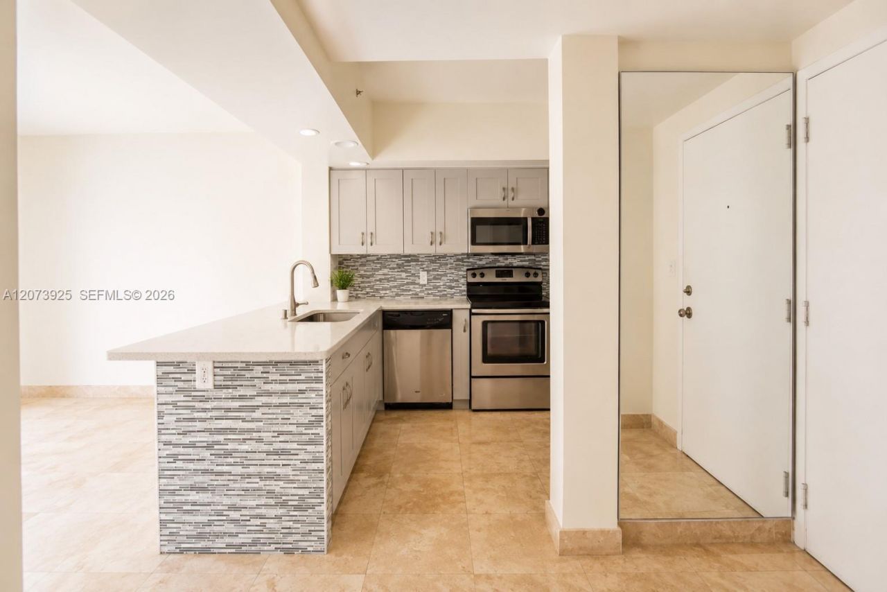 110 N Federal Hwy , Unit 703, Fort Lauderdale, FL 33301 Photo