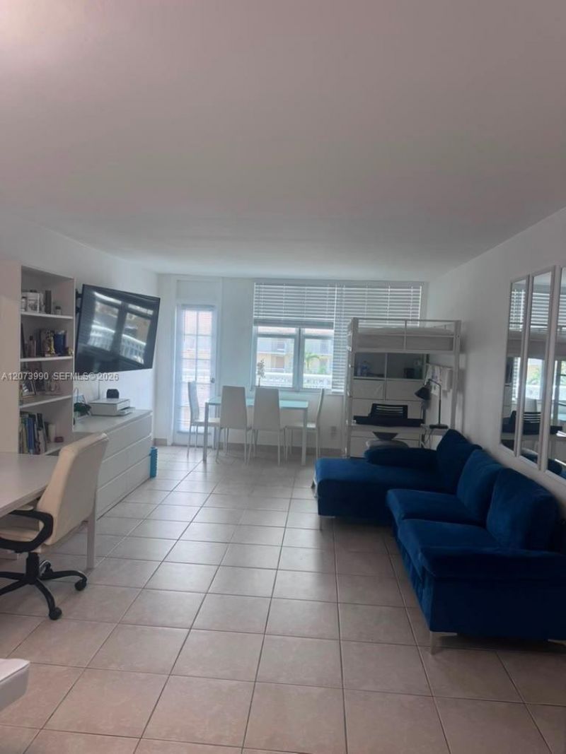 1913 S Ocean Dr , Unit 422, Hallandale Beach, FL 33009 Photo