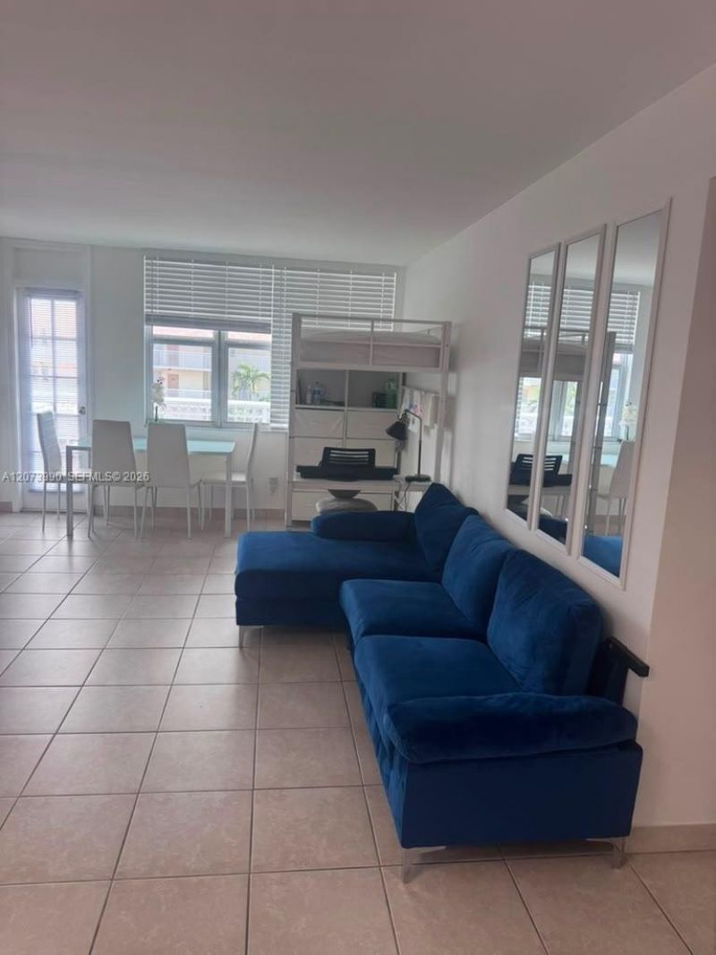 1913 S Ocean Dr , Unit 422, Hallandale Beach, FL 33009 Photo