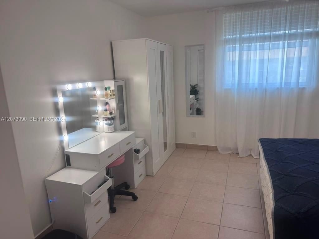 1913 S Ocean Dr , Unit 422, Hallandale Beach, FL 33009 Photo