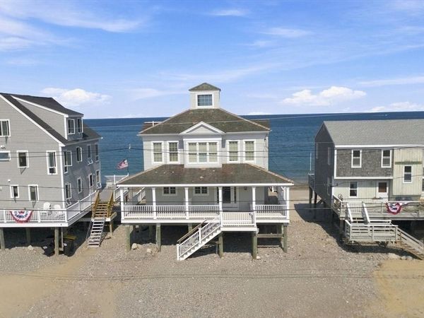 2 Cliff Rd S, Scituate, MA 02066