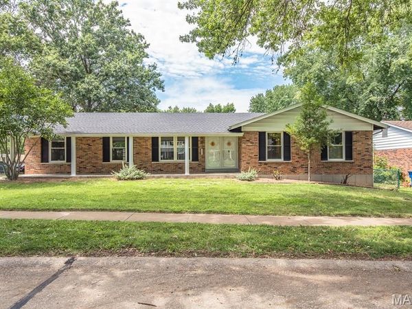 3633 Rue De Renard , Florissant, MO 63034