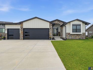 8716 S 83rd Court, Lincoln, NE 68516
