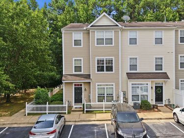8621 Neuse Club Lane, Raleigh, NC 27616