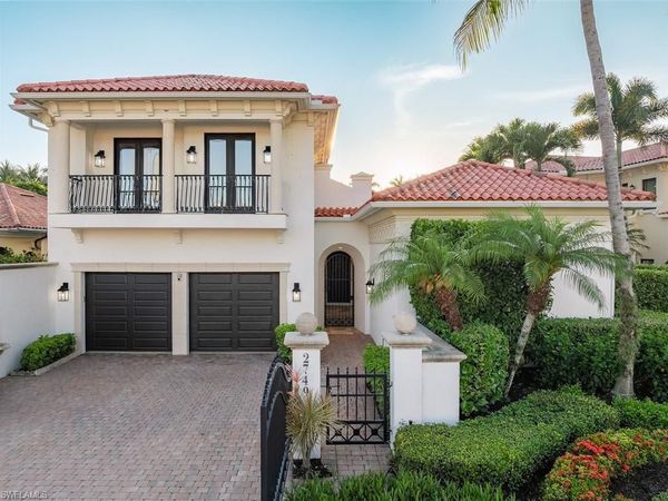 2749 MEDALLIST LN , NAPLES, FL 34109