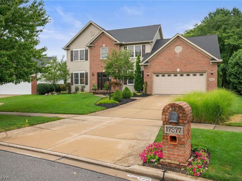 17877 Princeton Circle , Strongsville, OH 44149 Photo 2