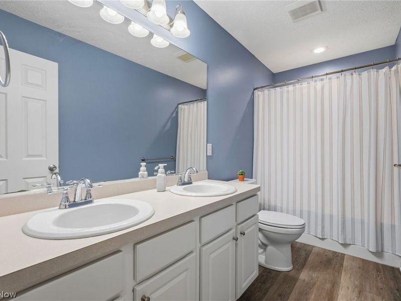 17877 Princeton Circle , Strongsville, OH 44149 Photo 28