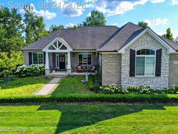 1537 Glass Lake Circle, Oxford Township, Mi 48371