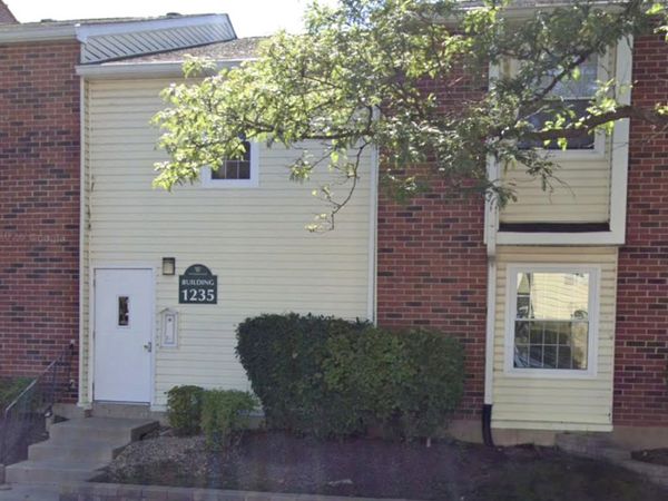1235 Wyndham Court, Unit 202, Palatine, IL 60074