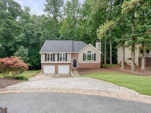 714 Players Court, Woodstock, GA 30189