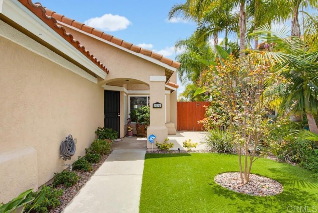 3735 Via Del Rancho, Oceanside, CA 92056 Main Photo